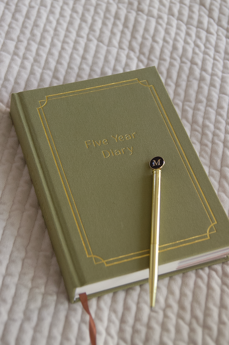 5 year diary Green- small printing imperfection